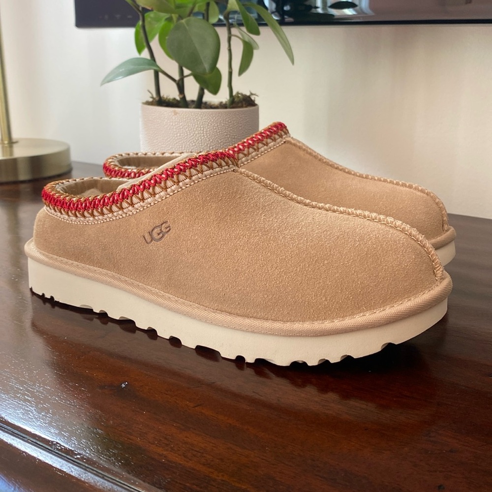 UGG Tasman 'SAND/DARK CHERRY' Women's Size 8 Suede Slippers 5955-SNDD
